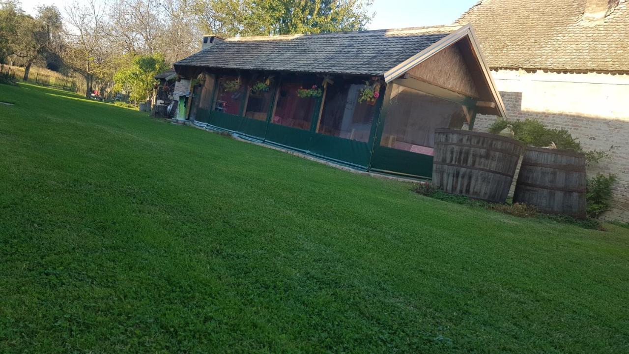 Privatni Smjestaj I Seoski Turizam "Sudar" Lejlighed Bizovac Eksteriør billede
