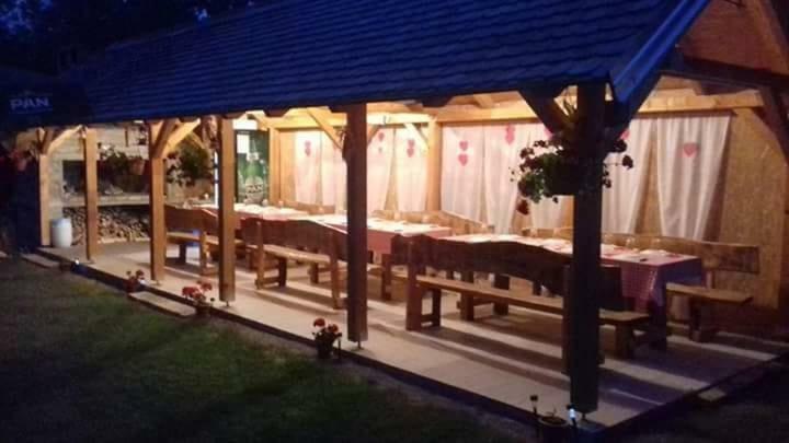 Privatni Smjestaj I Seoski Turizam "Sudar" Lejlighed Bizovac Eksteriør billede