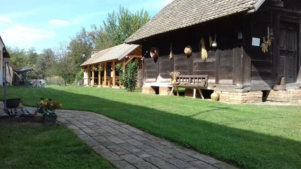 Privatni Smjestaj I Seoski Turizam "Sudar" Lejlighed Bizovac Eksteriør billede